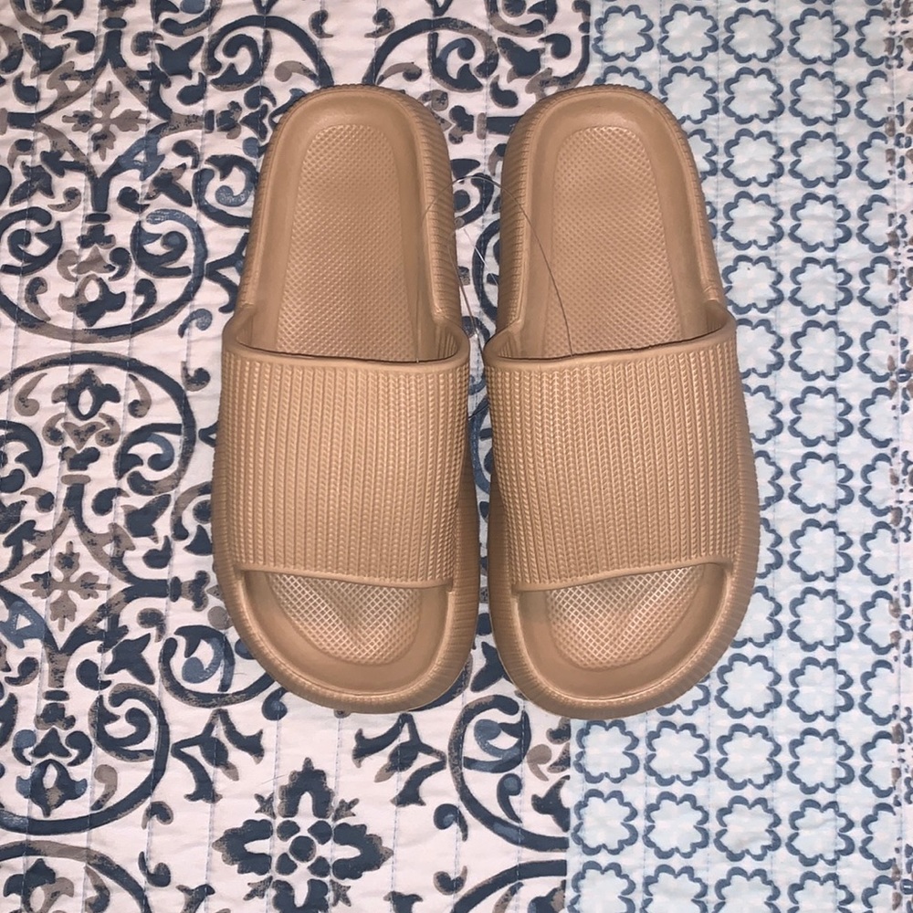 New Comfy Anti-Slip Pillow Slides